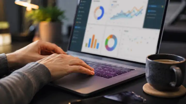 AI cho thương mại điện tử 2026: cẩm nang chủ shop online 1 ai cho thương mại điện tử — công cụ dashboard phân tích bán hàng