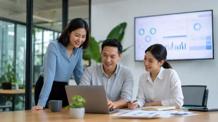 AI Agent cho doanh nghiệp Việt họp nhóm văn phòng