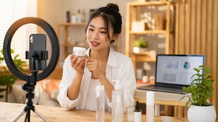 Kiếm tiền làm UGC bằng AI - creator Việt quay video review sản phẩm
